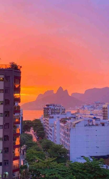 Cobertura Arpoador Com Piscina Privativa, Vista Mar, Garagem, Portaria 24 Apartemen
